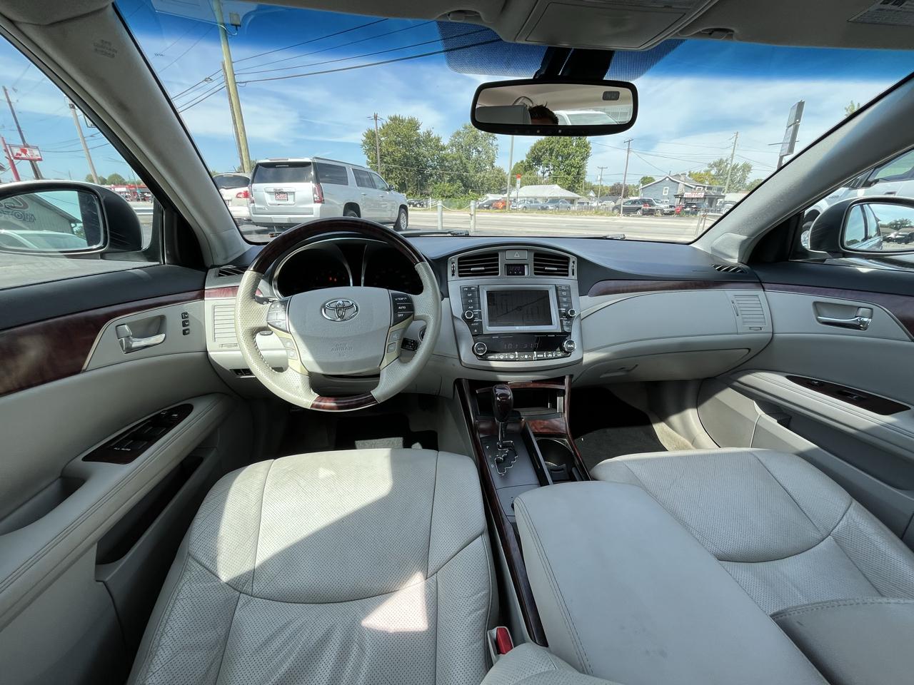 Toyota Avalon Base 2011