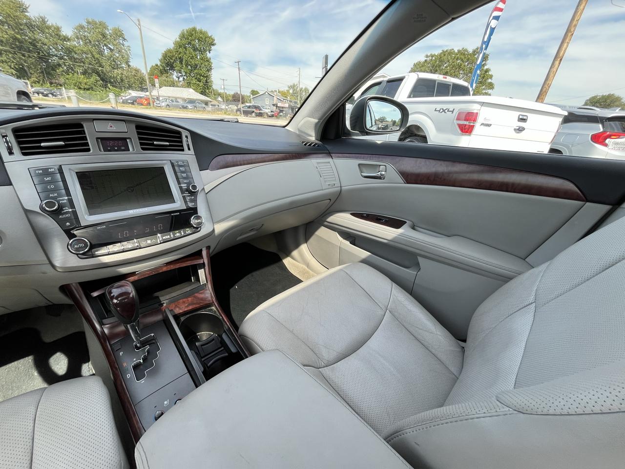Toyota Avalon Base 2011