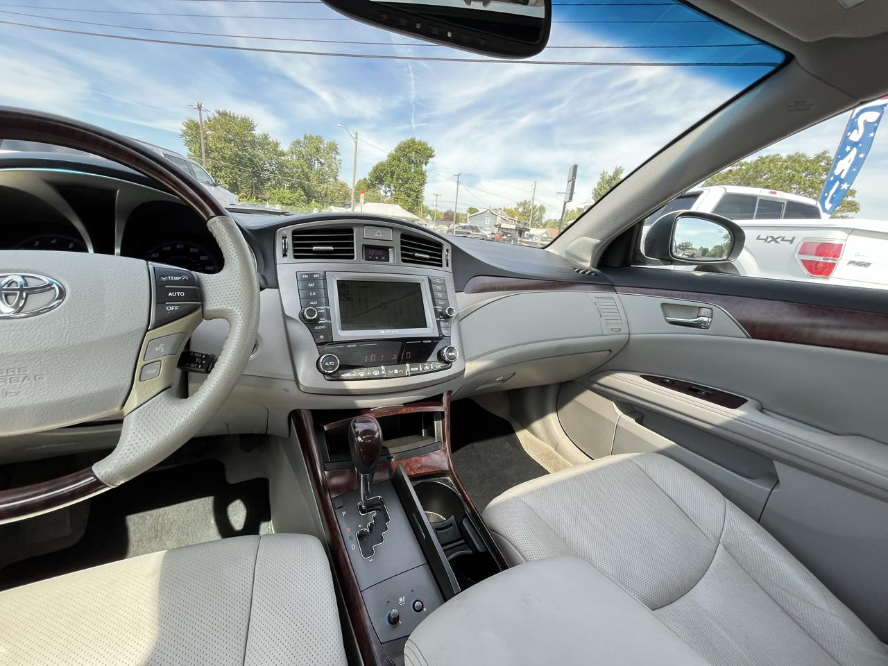 Toyota Avalon Base 2011