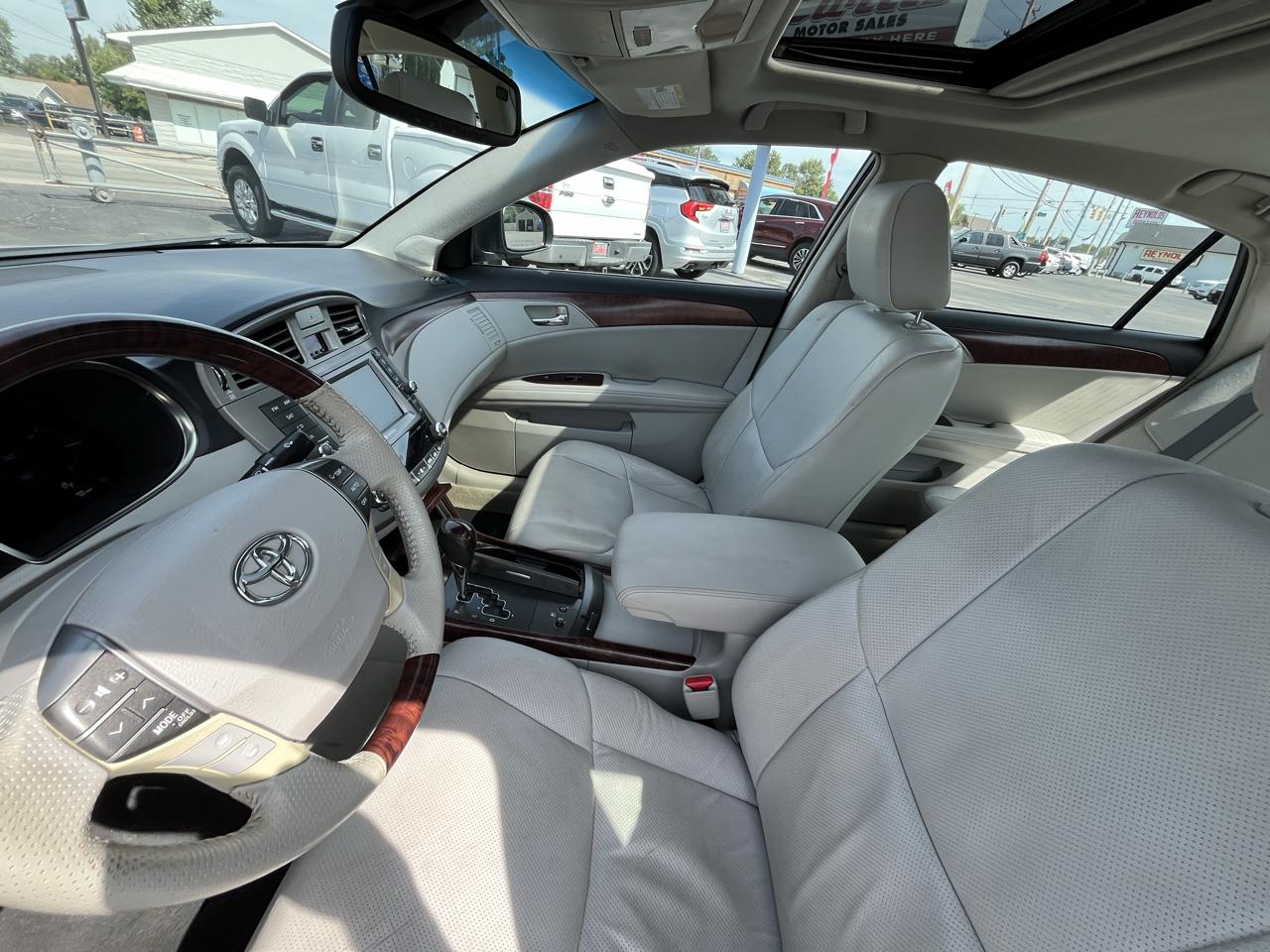 Toyota Avalon Base 2011