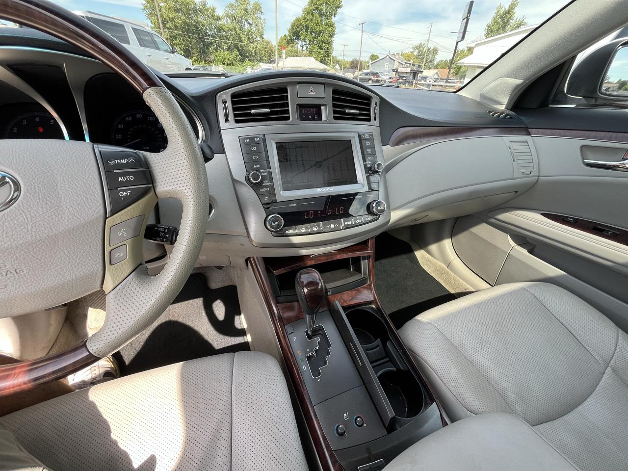 Toyota Avalon Base 2011