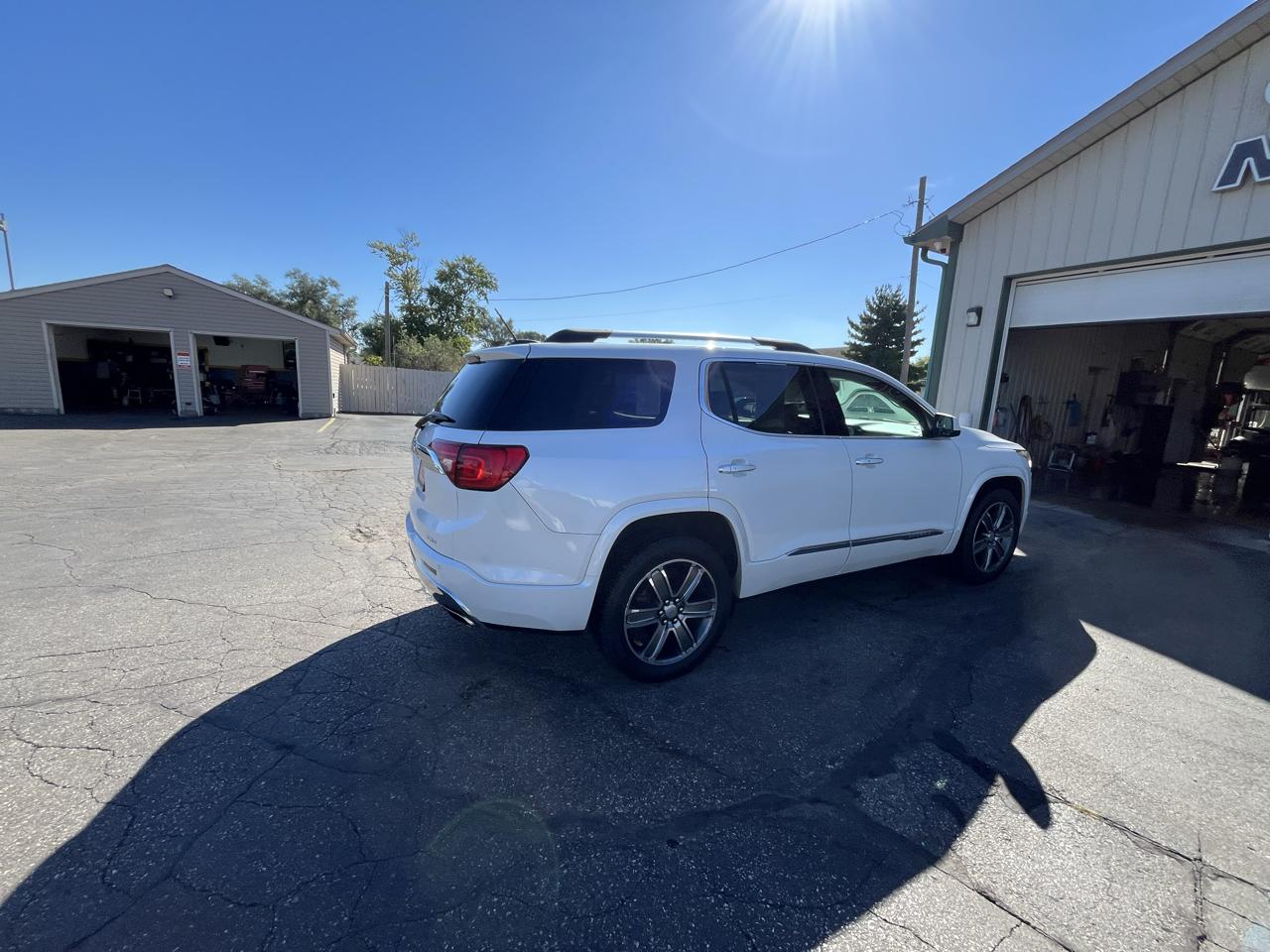GMC Acadia Denali AWD 2017
