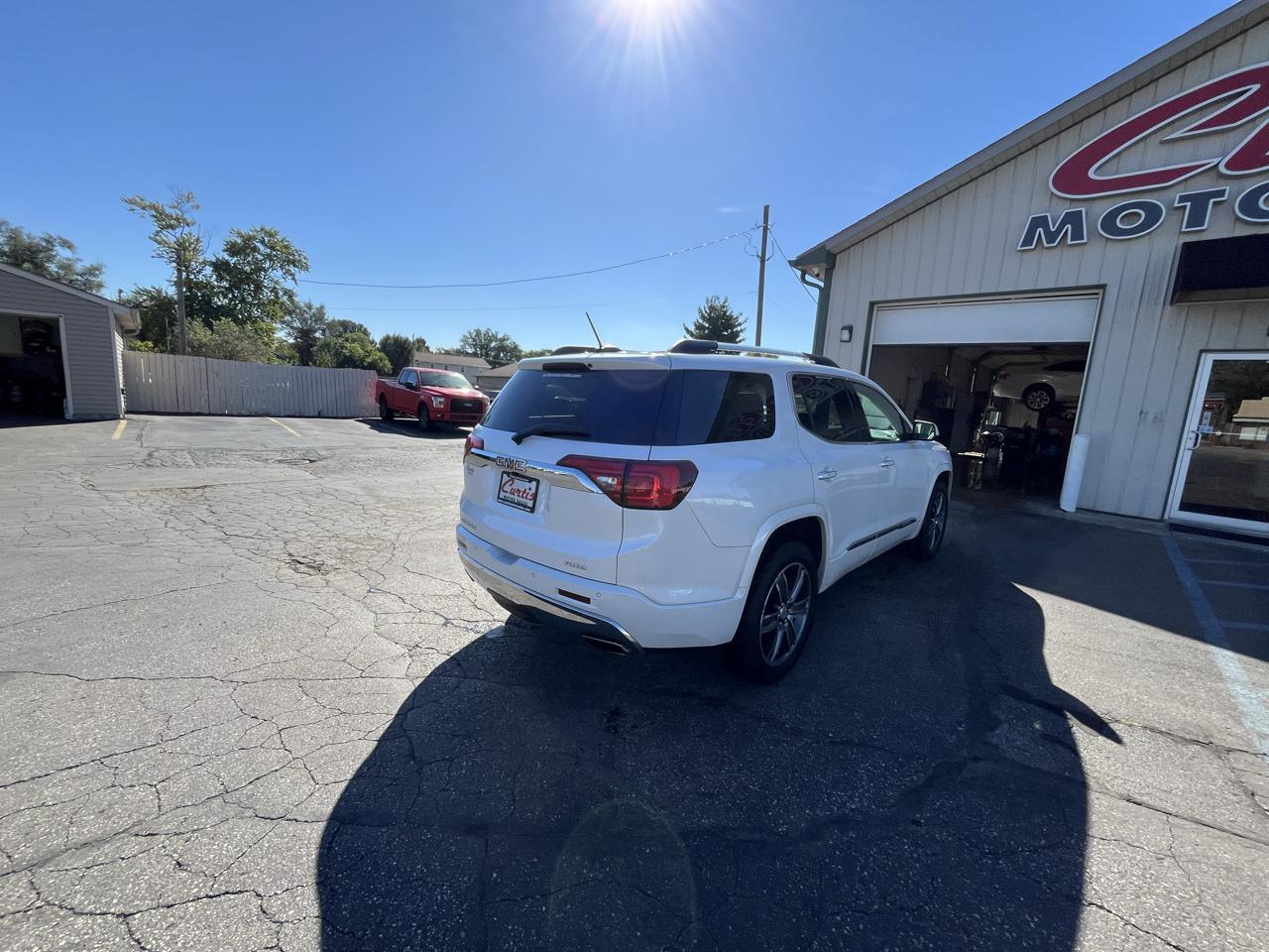 GMC Acadia Denali AWD 2017