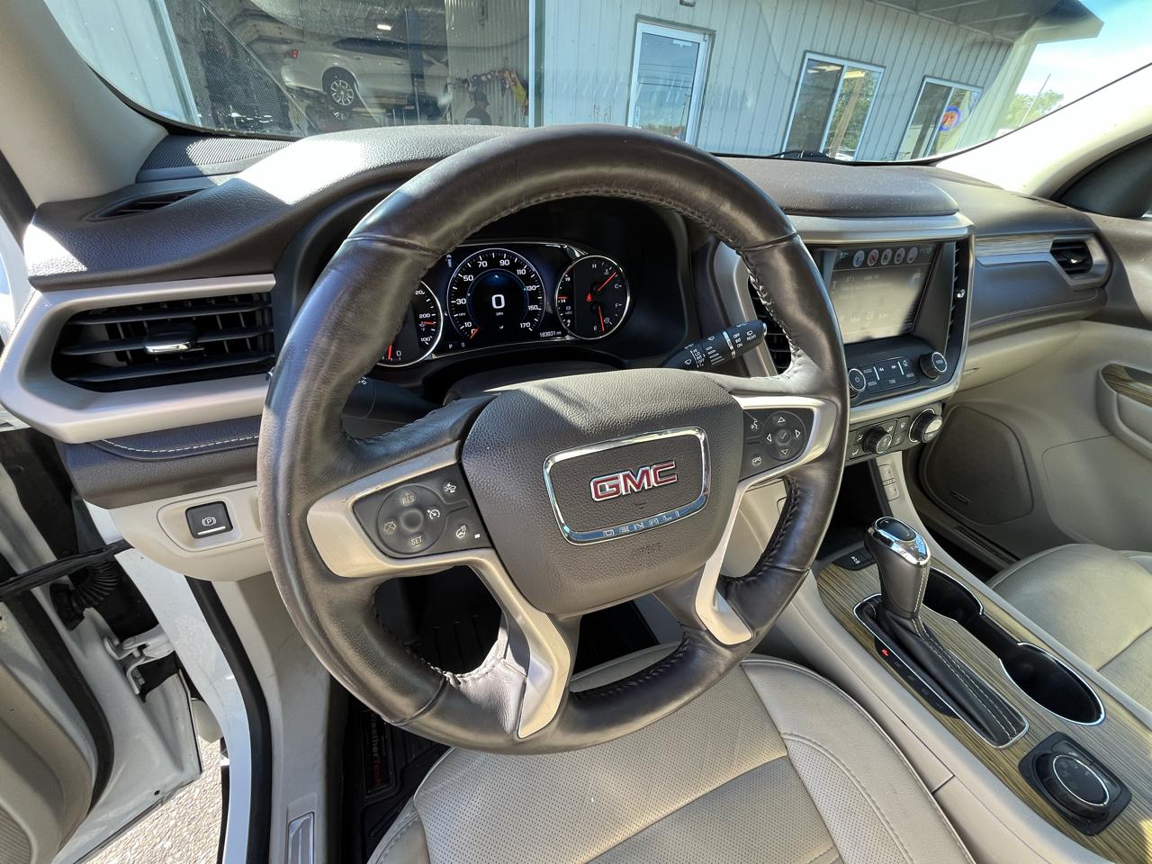 GMC Acadia Denali AWD 2017