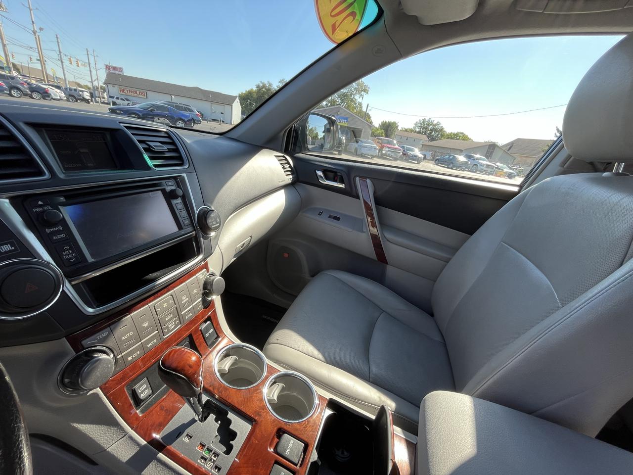 Toyota Highlander Limited 2WD 2013