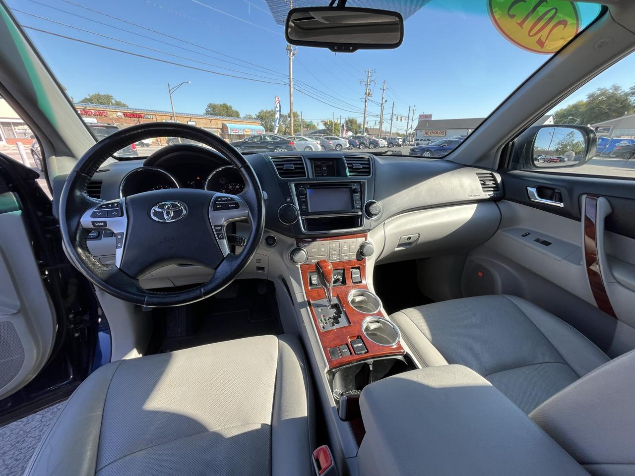 Toyota Highlander Limited 2WD 2013