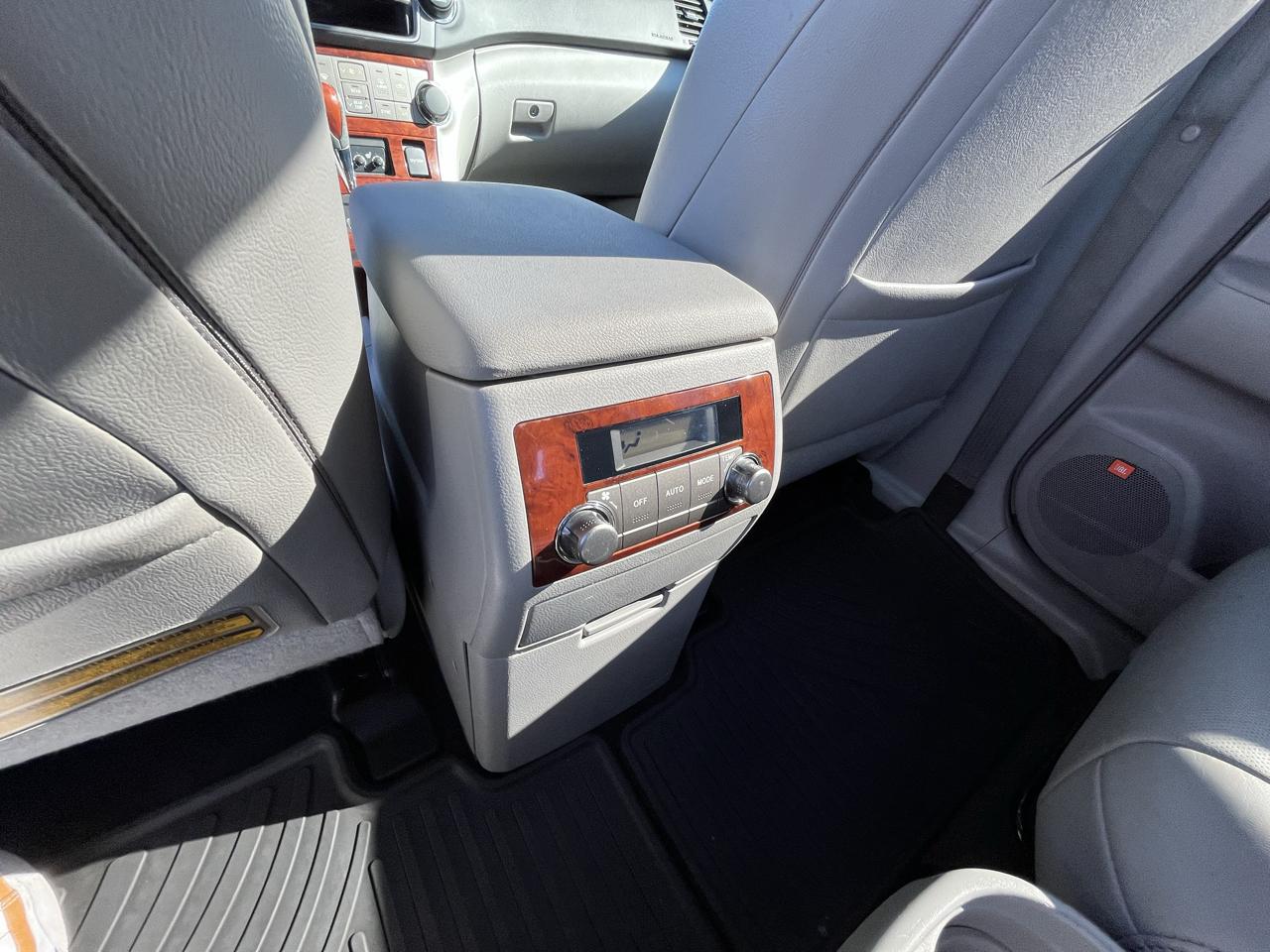 Toyota Highlander Limited 2WD 2013