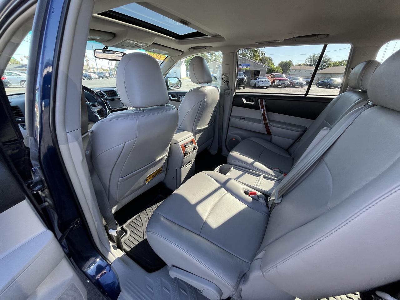 Toyota Highlander Limited 2WD 2013