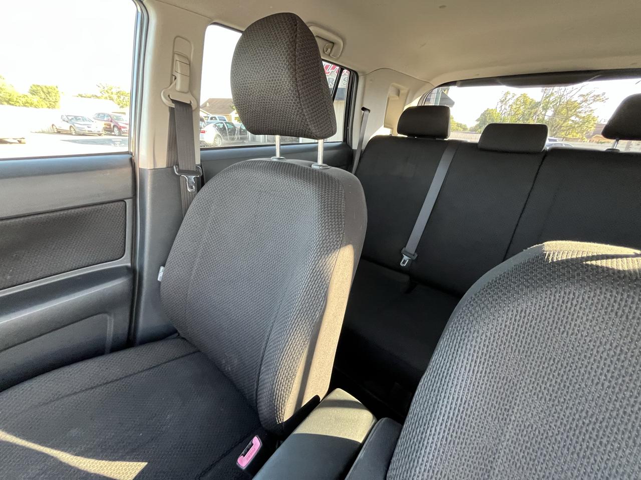 Scion xB 5-Door Wagon 4-Spd AT 2010