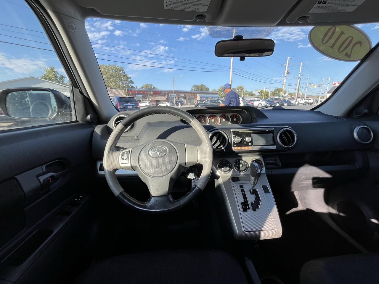 Scion xB 5-Door Wagon 4-Spd AT 2010