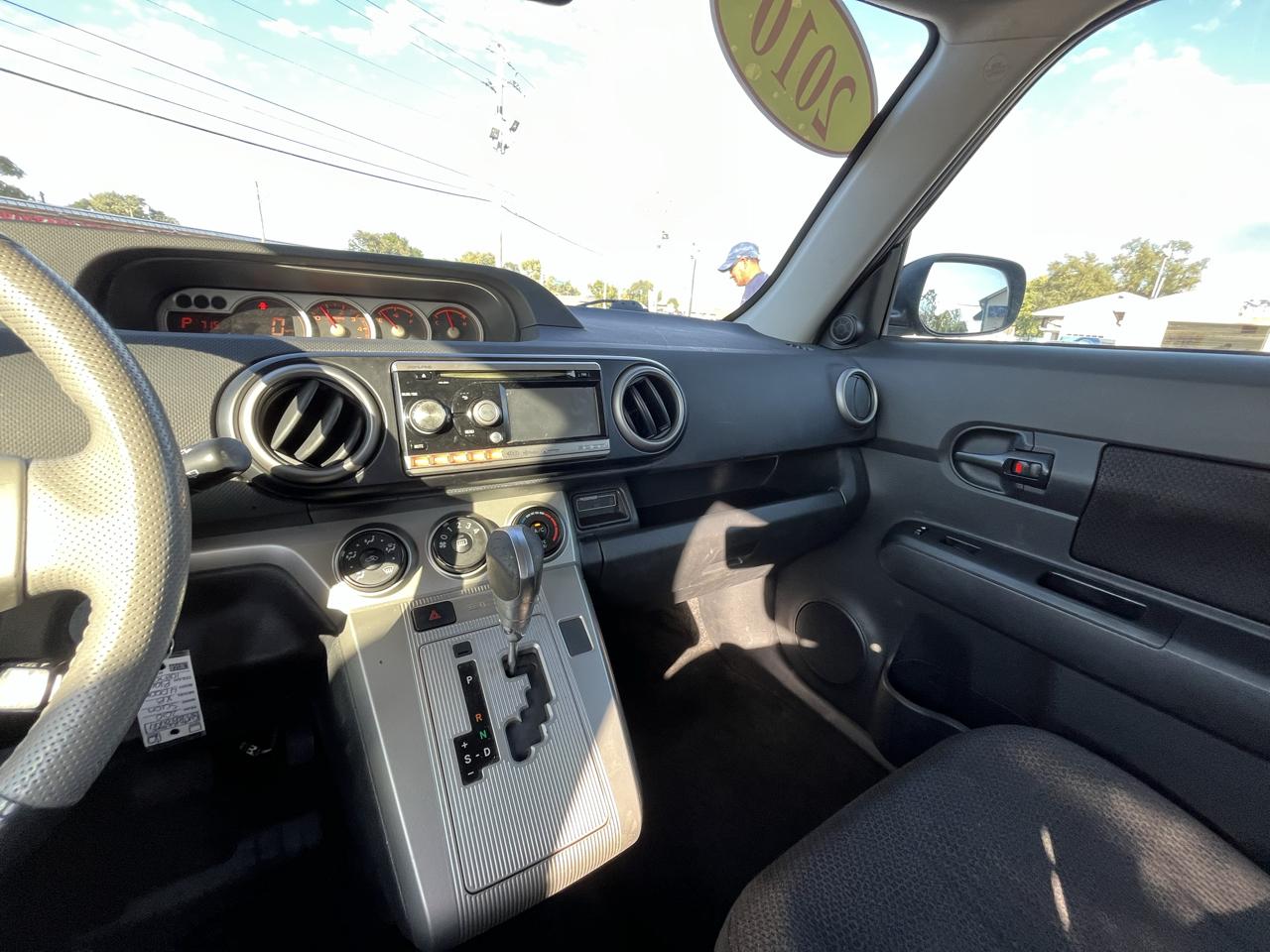 Scion xB 5-Door Wagon 4-Spd AT 2010