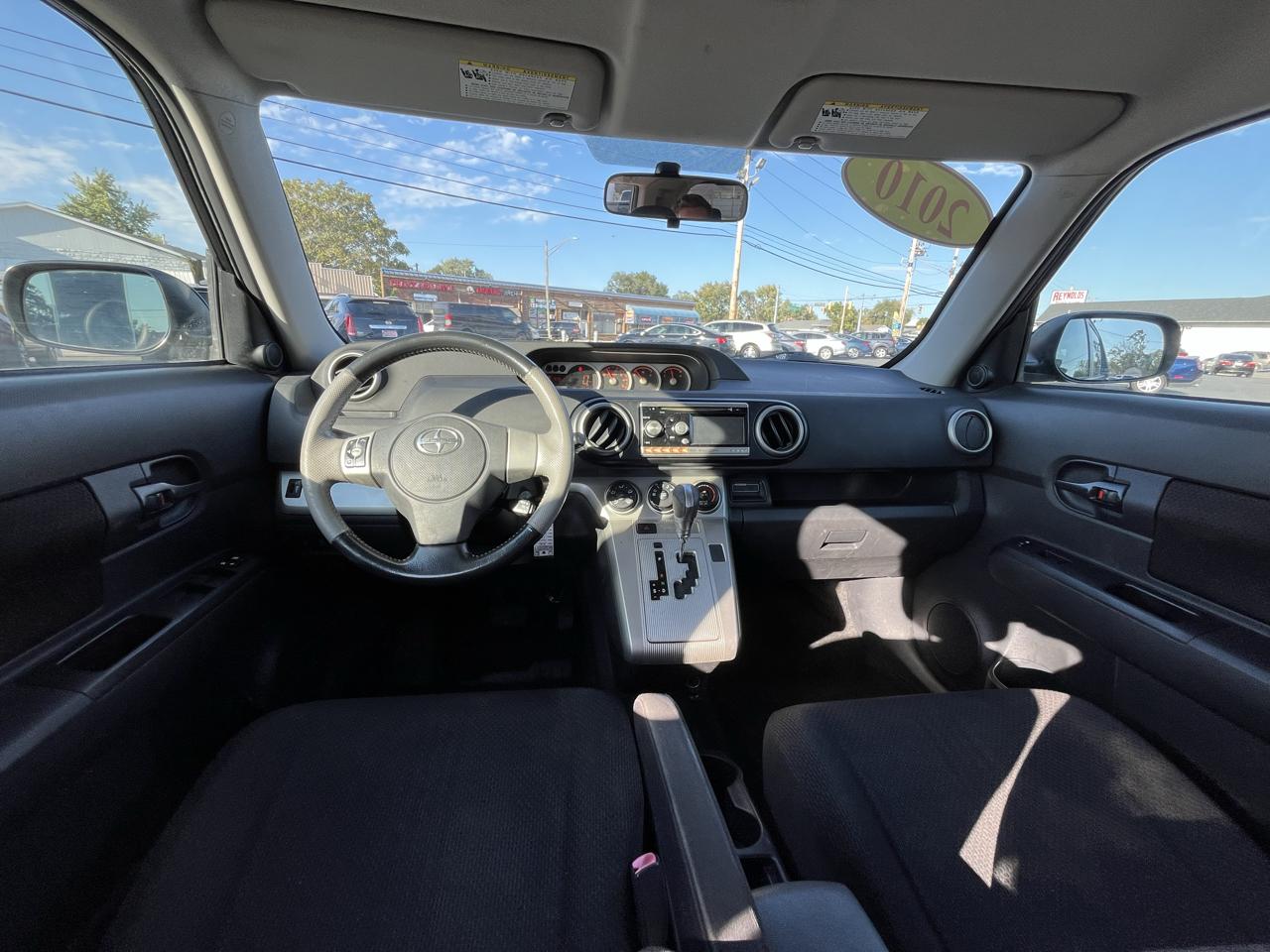 Scion xB 5-Door Wagon 4-Spd AT 2010