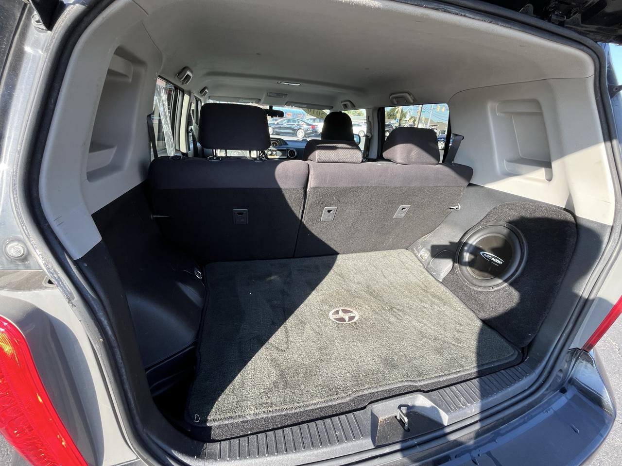 Scion xB 5-Door Wagon 4-Spd AT 2010