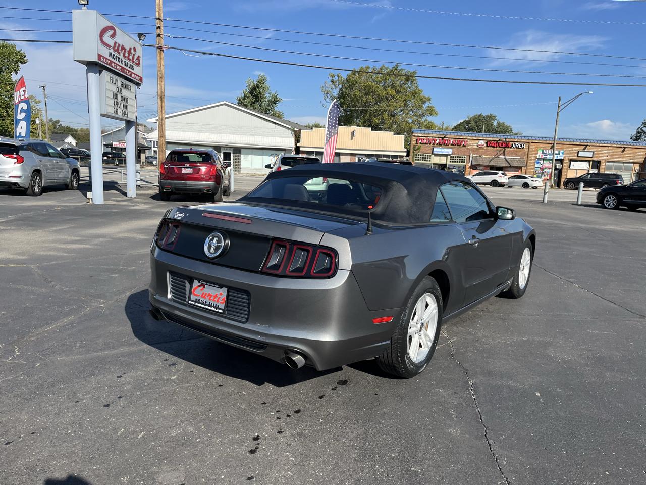 Ford Mustang V6 Convertible 2014