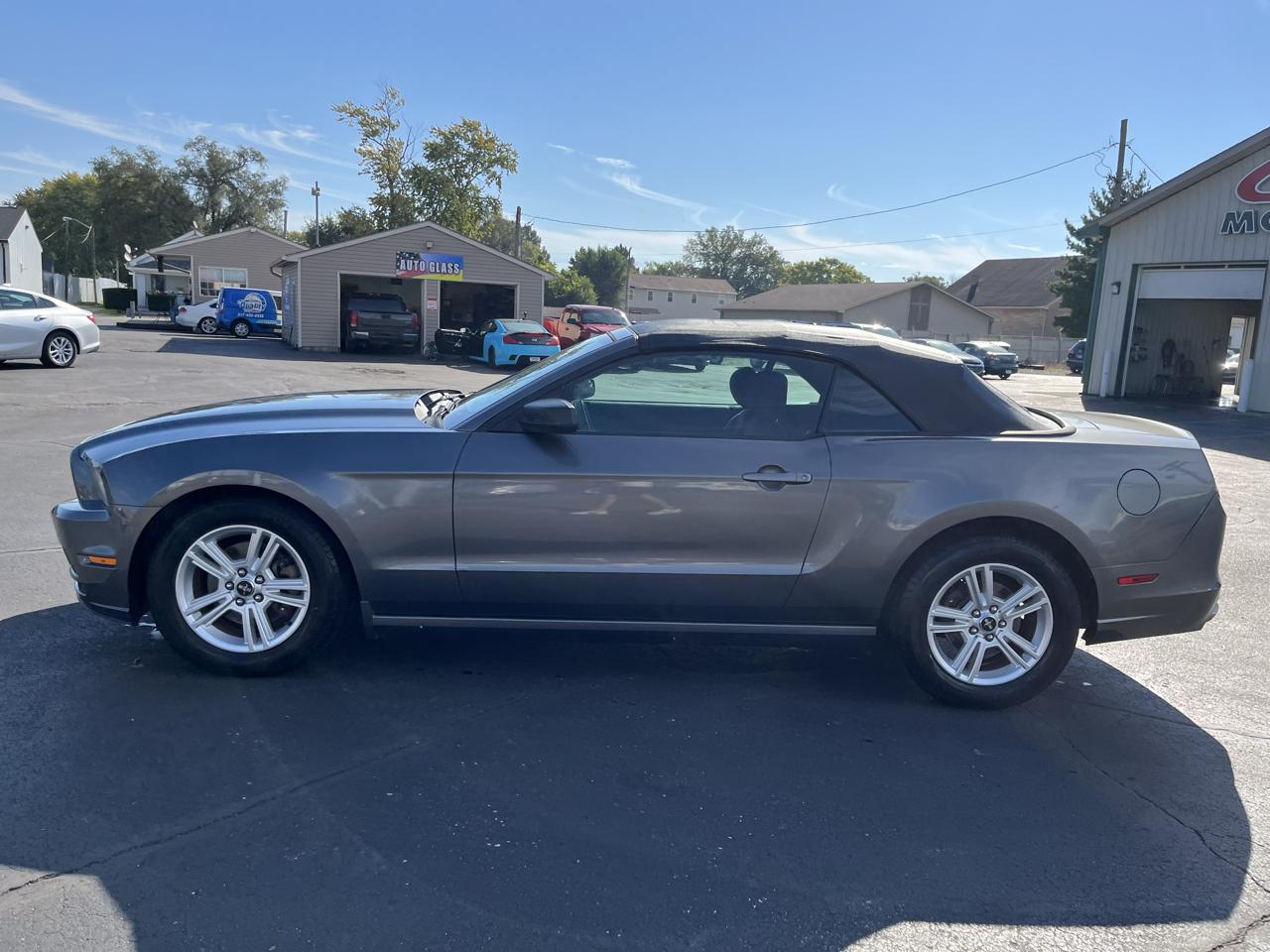 Ford Mustang V6 Convertible 2014