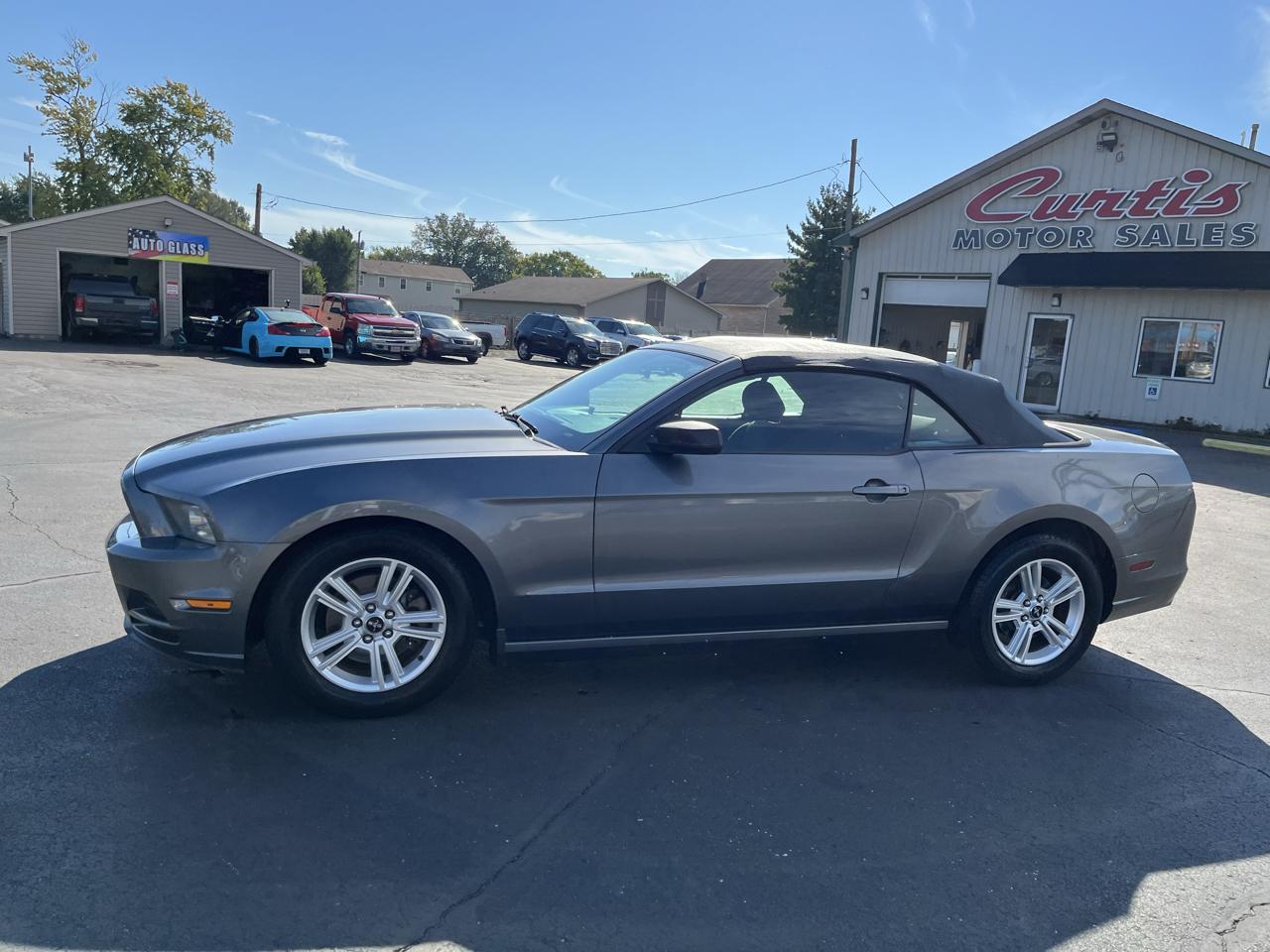 Ford Mustang V6 Convertible 2014