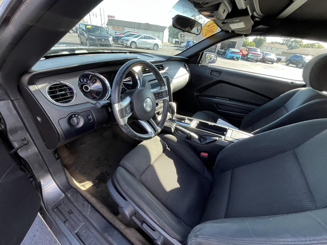 Ford Mustang V6 Convertible 2014