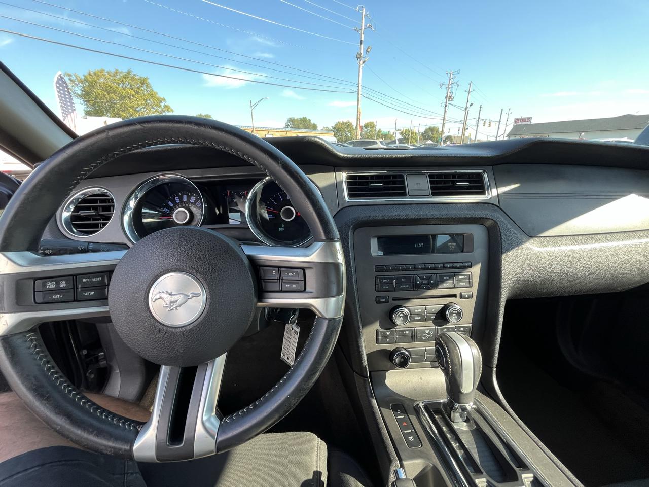 Ford Mustang V6 Convertible 2014