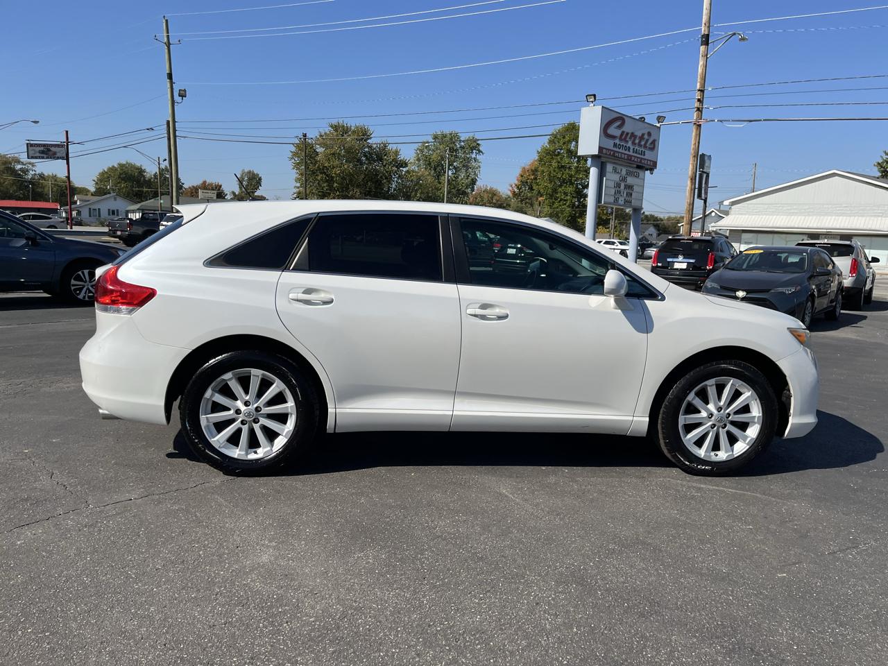 Toyota Venza LE I4 AWD 2012