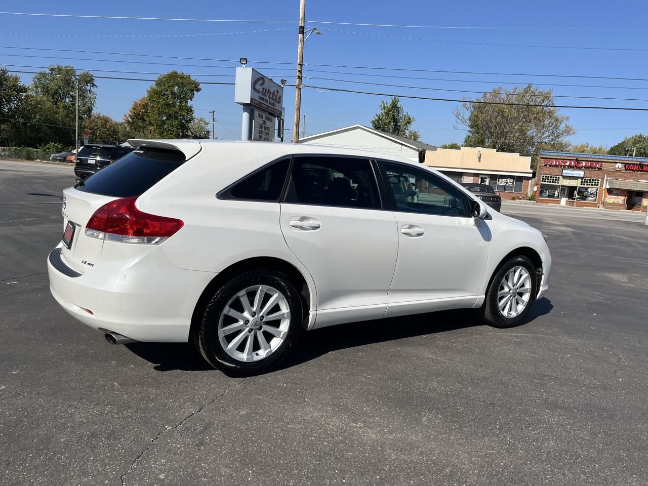 Toyota Venza LE I4 AWD 2012