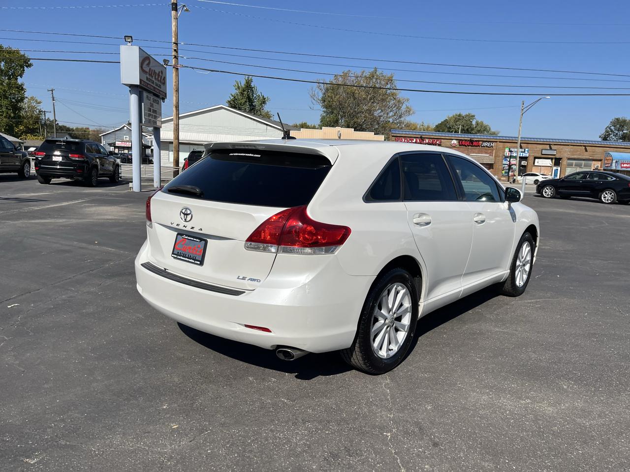 Toyota Venza LE I4 AWD 2012