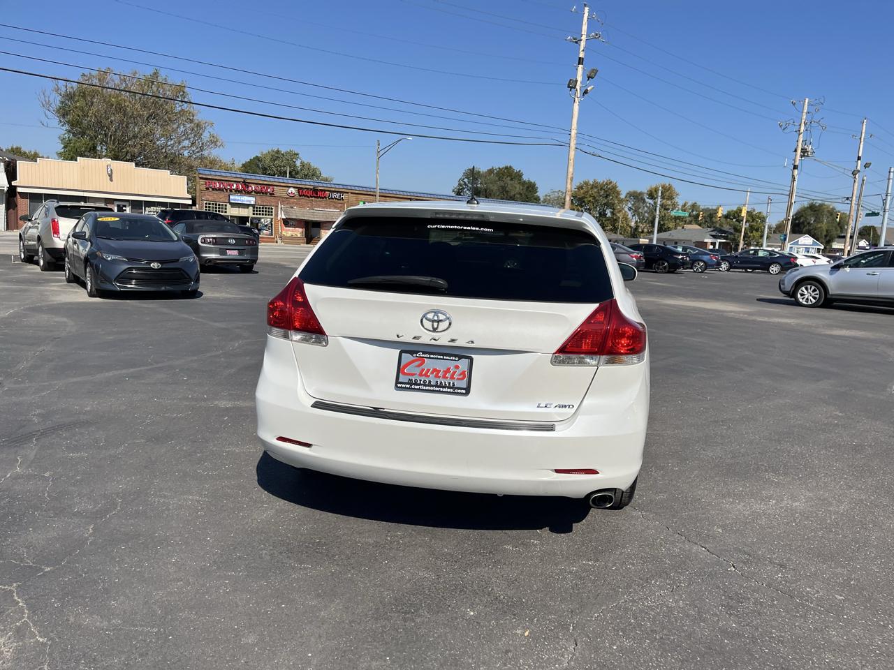 Toyota Venza LE I4 AWD 2012