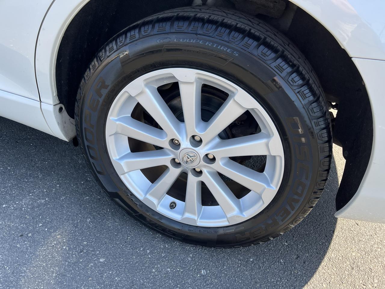 Toyota Venza LE I4 AWD 2012
