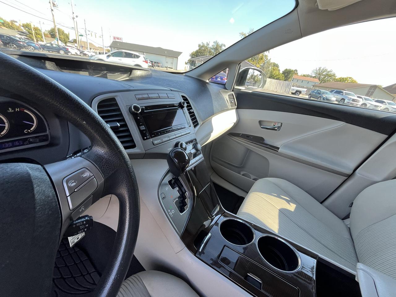 Toyota Venza LE I4 AWD 2012