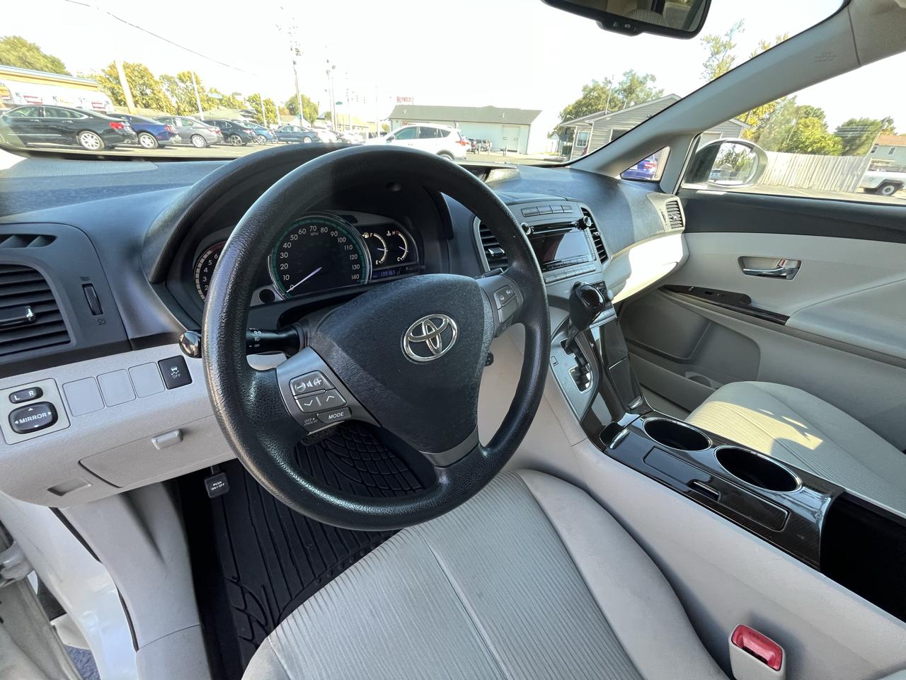 Toyota Venza LE I4 AWD 2012