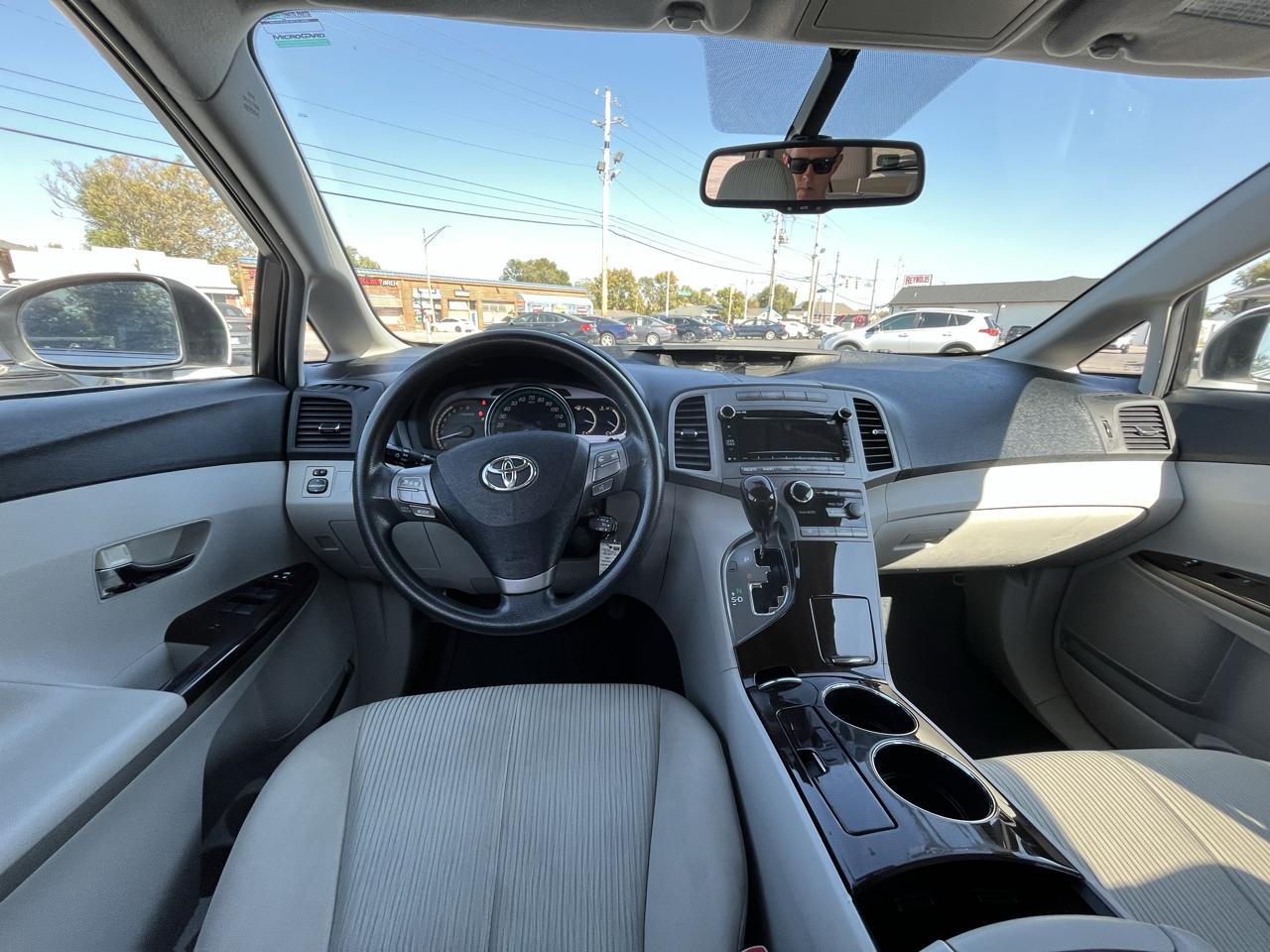 Toyota Venza LE I4 AWD 2012