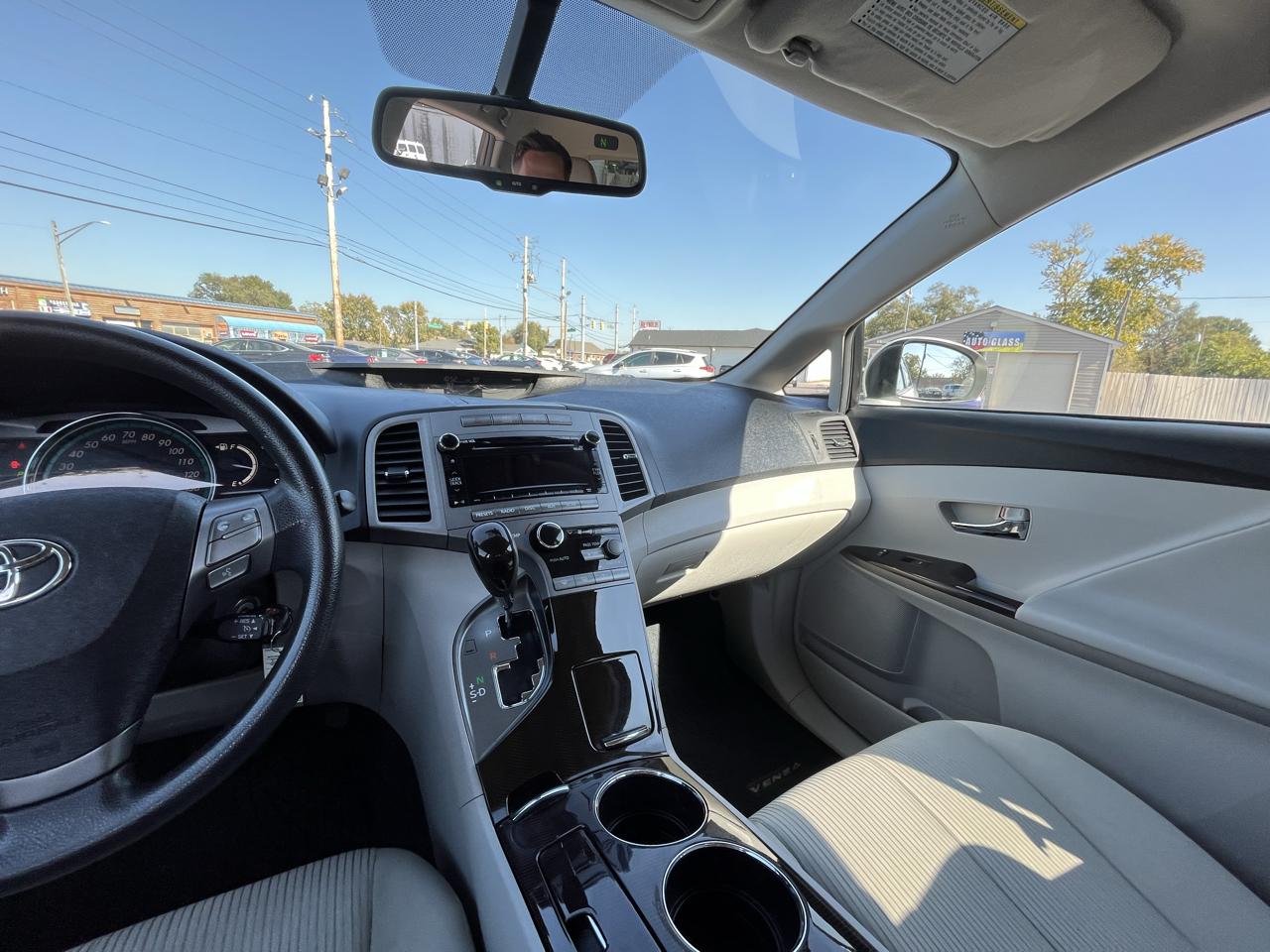 Toyota Venza LE I4 AWD 2012