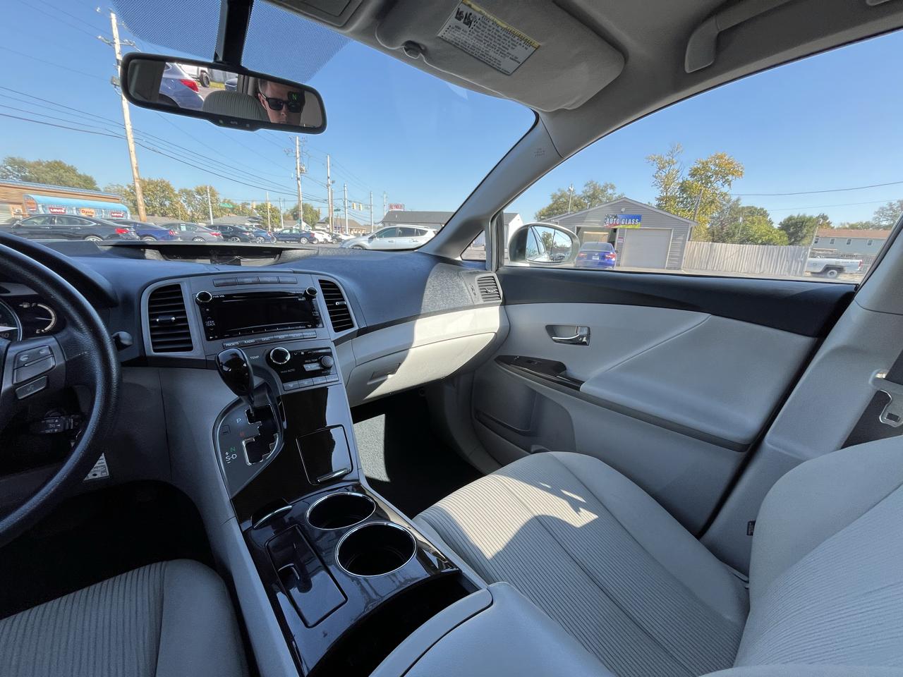 Toyota Venza LE I4 AWD 2012