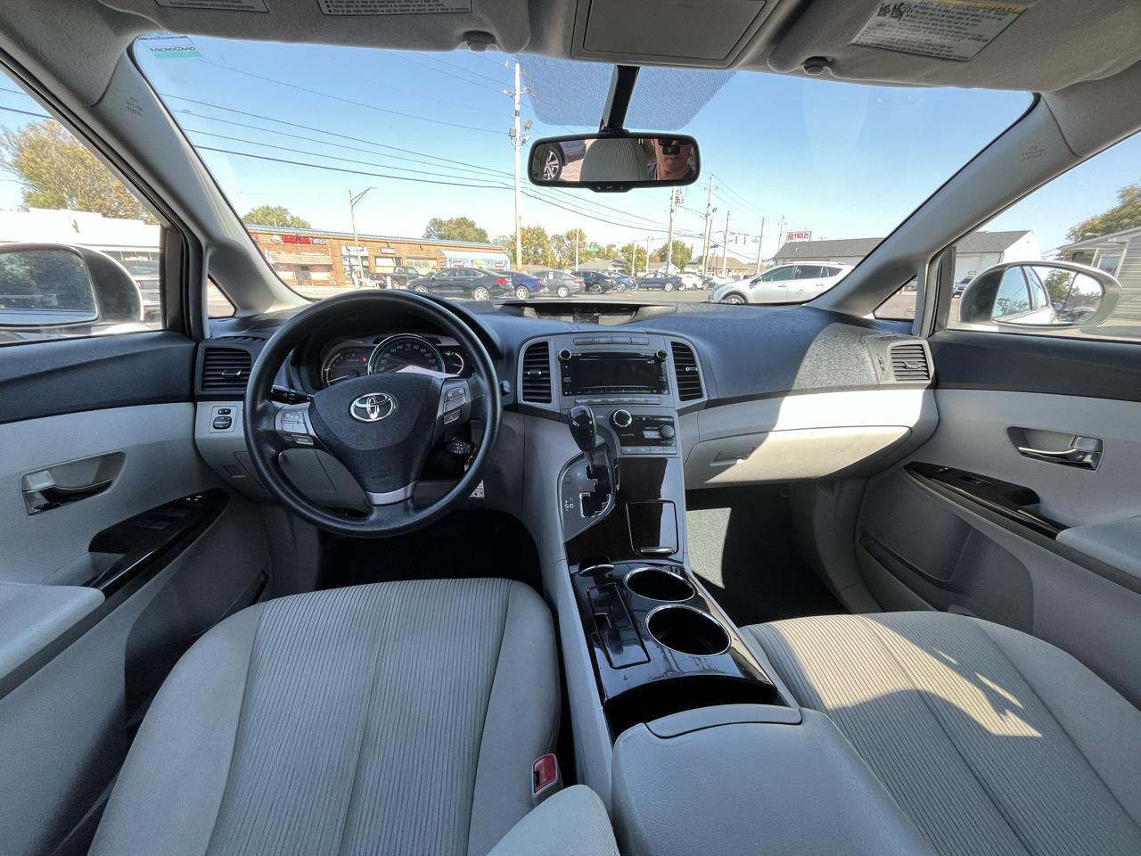 Toyota Venza LE I4 AWD 2012