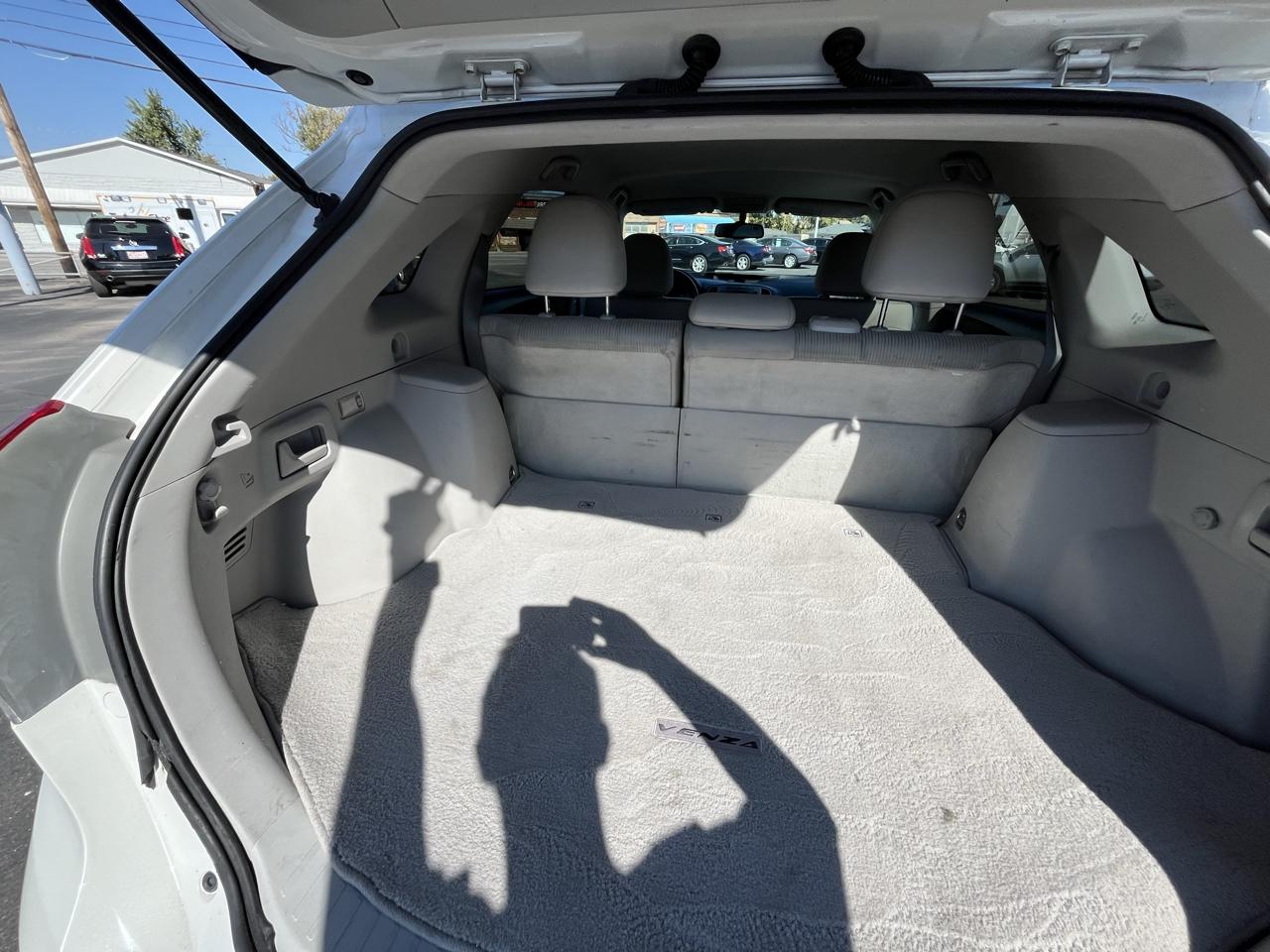Toyota Venza LE I4 AWD 2012