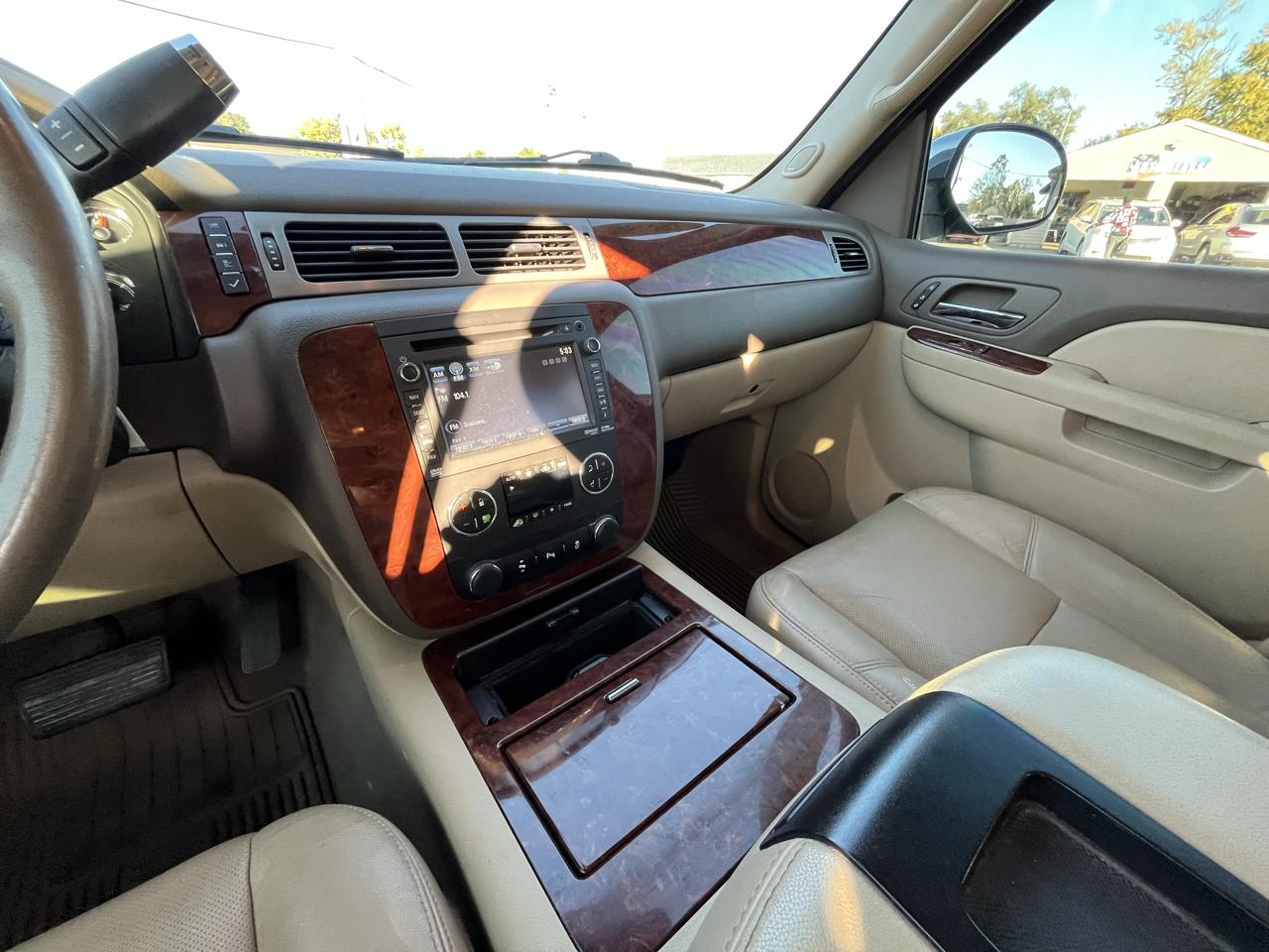 Chevrolet Suburban LTZ 1500 4WD 2014