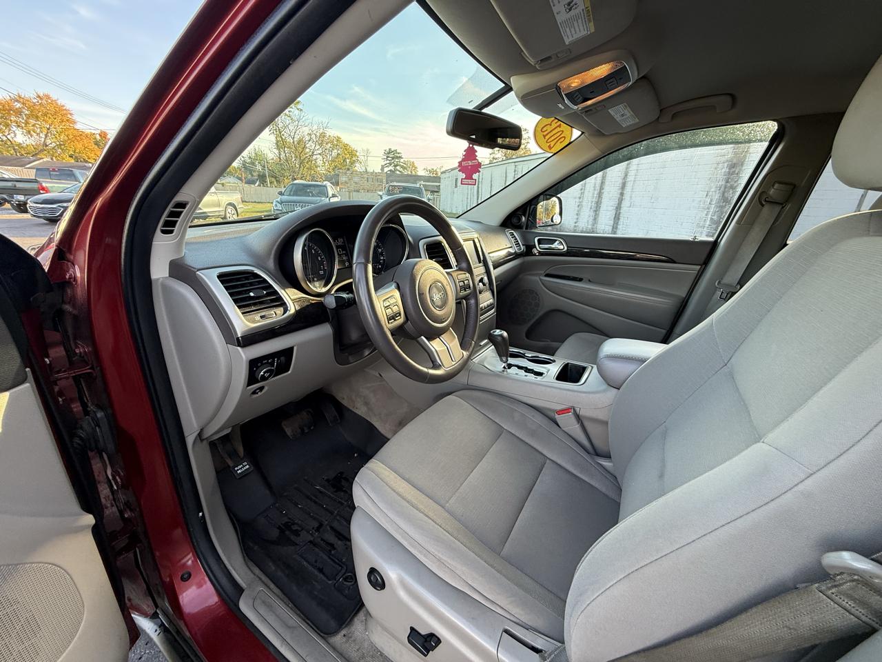 Jeep Grand Cherokee Laredo 4WD 2013