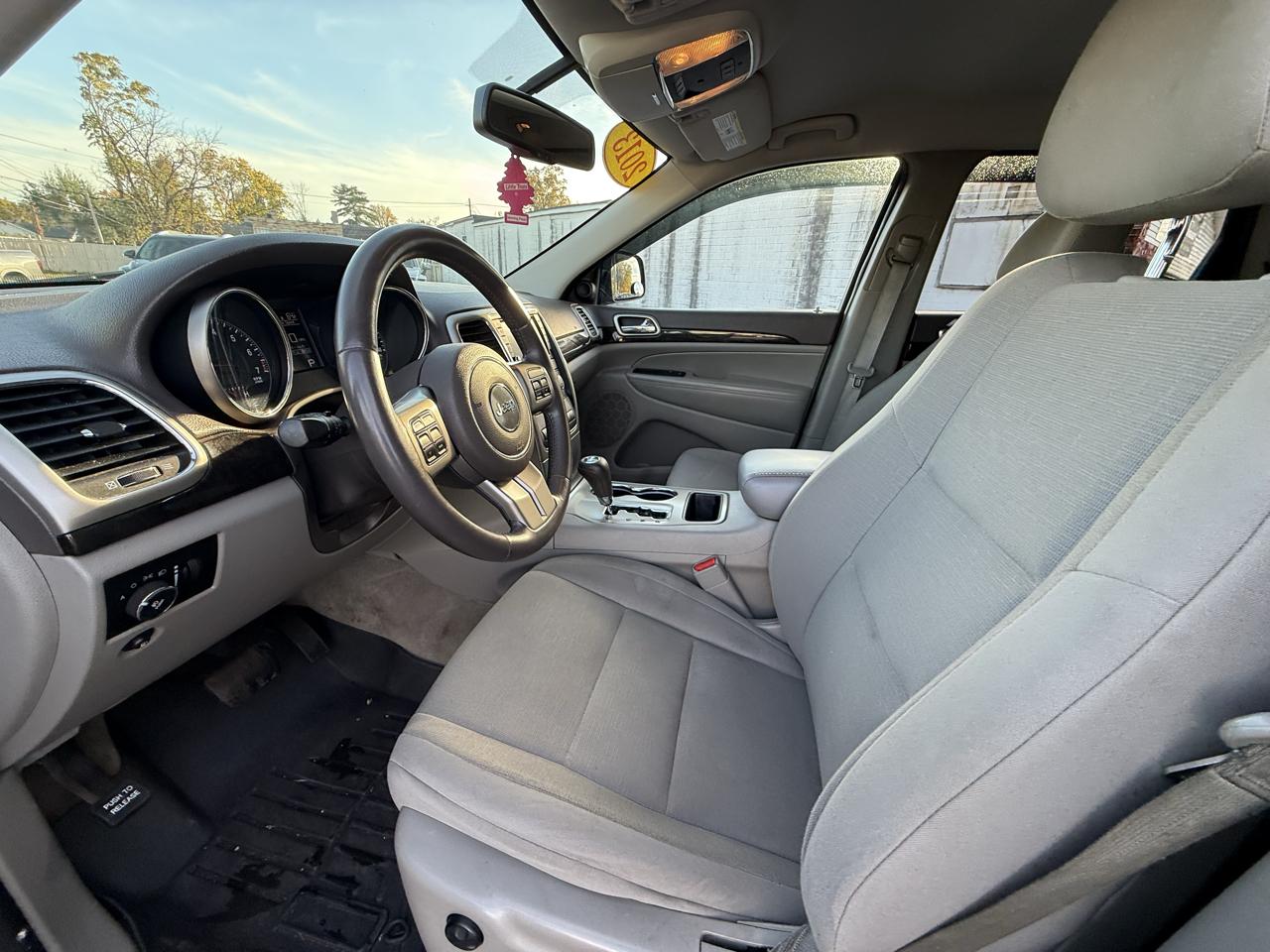 Jeep Grand Cherokee Laredo 4WD 2013