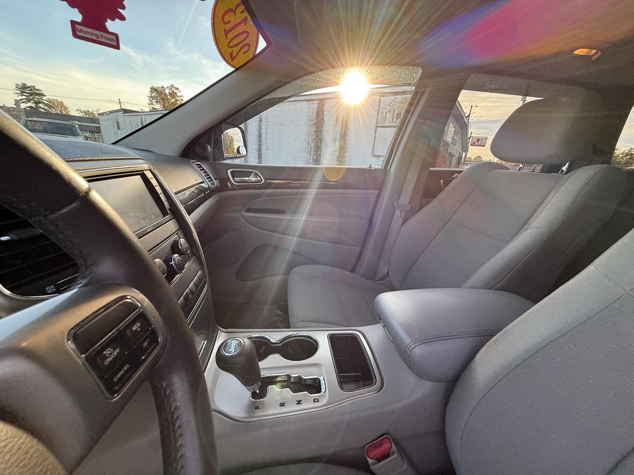 Jeep Grand Cherokee Laredo 4WD 2013