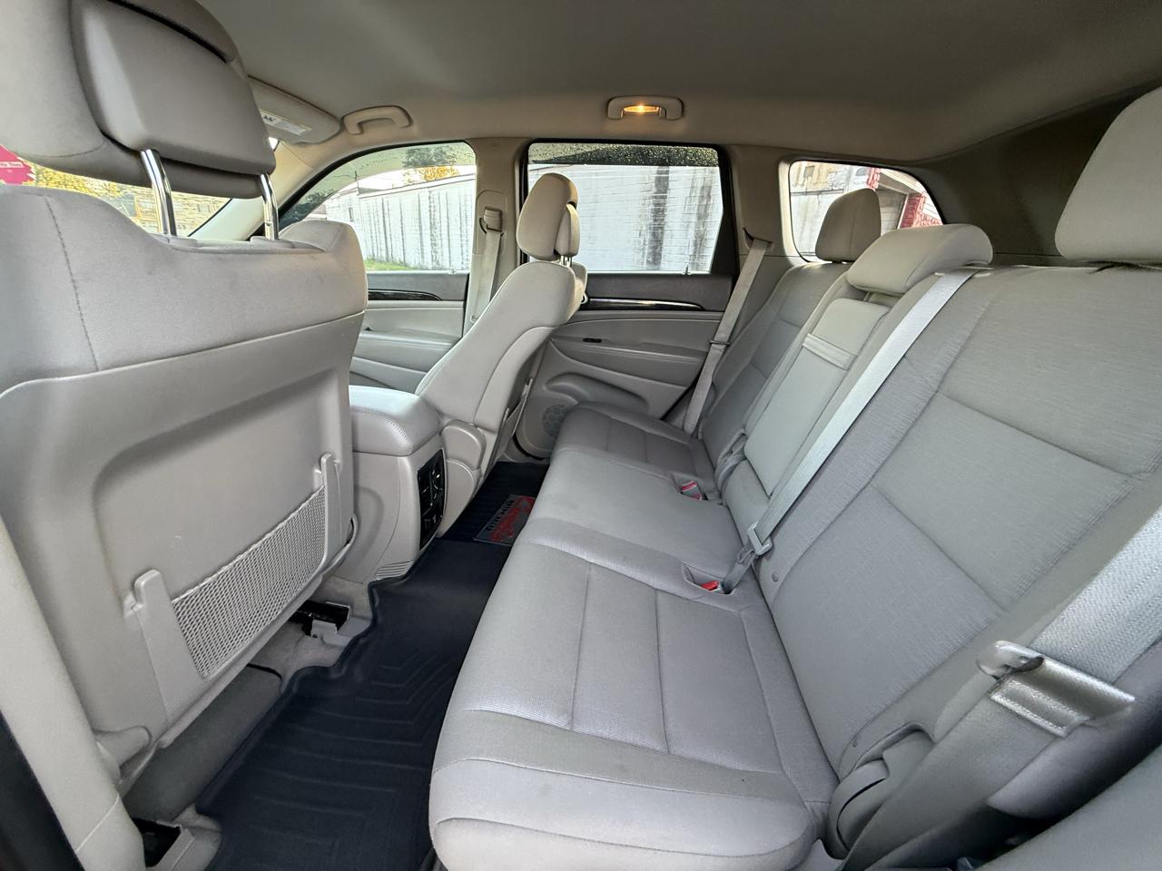 Jeep Grand Cherokee Laredo 4WD 2013