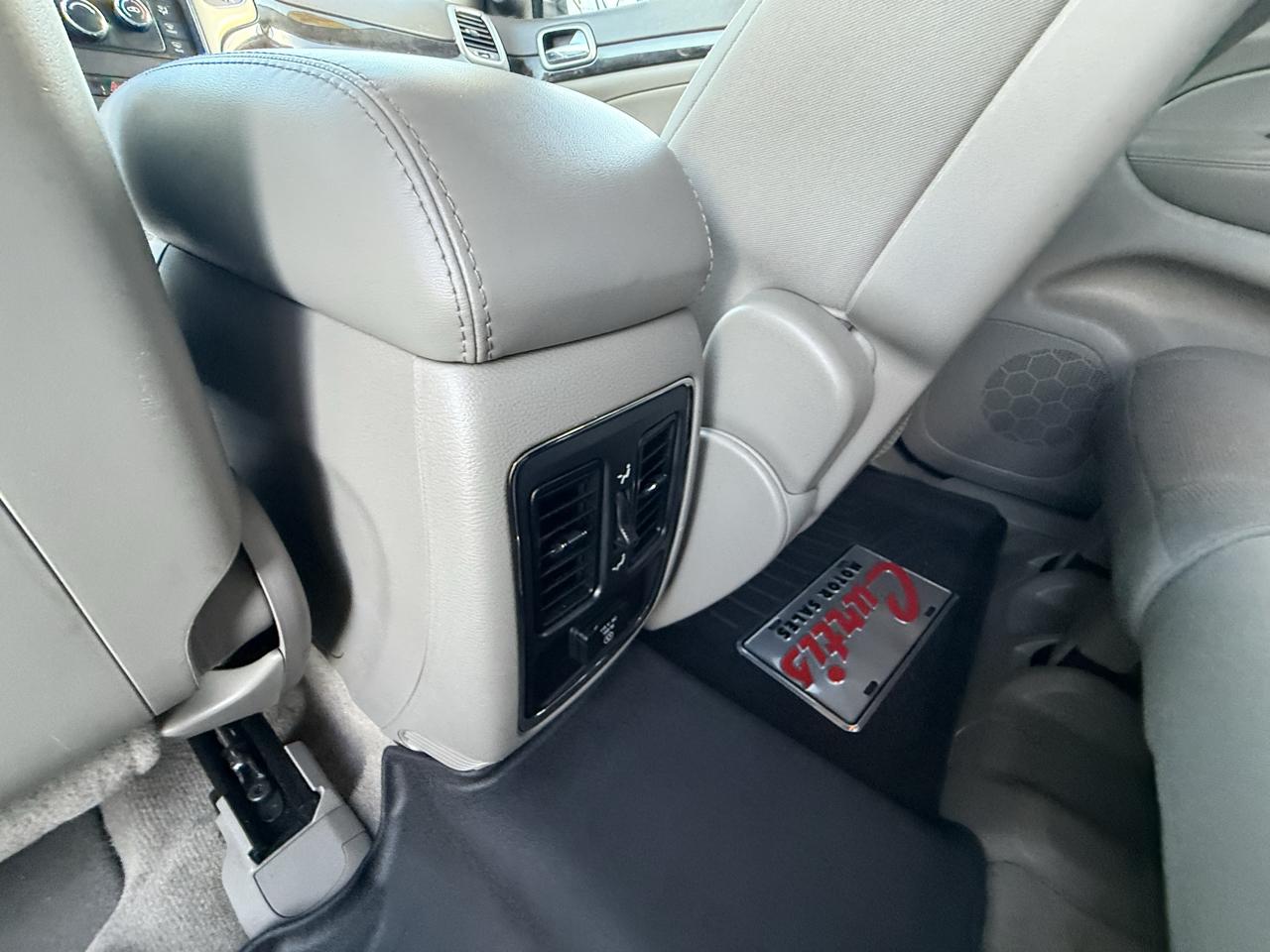 Jeep Grand Cherokee Laredo 4WD 2013