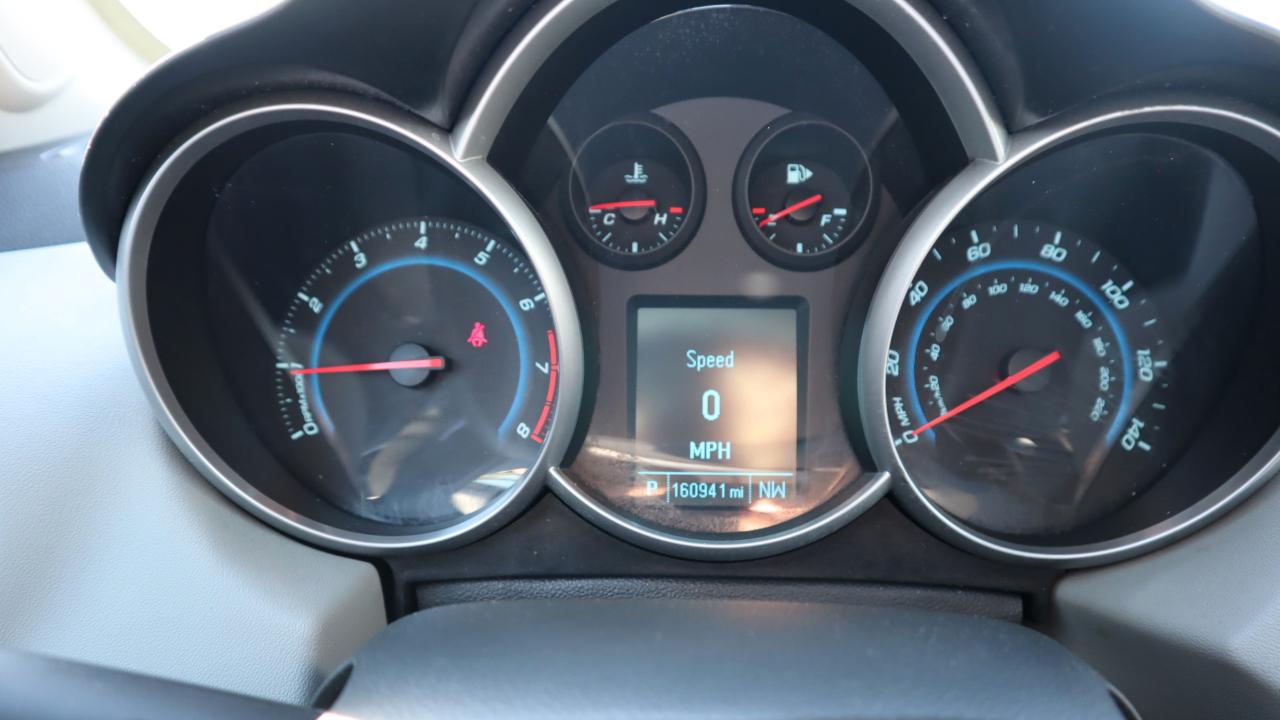 Chevrolet Cruze 4dr Sdn LS 2012