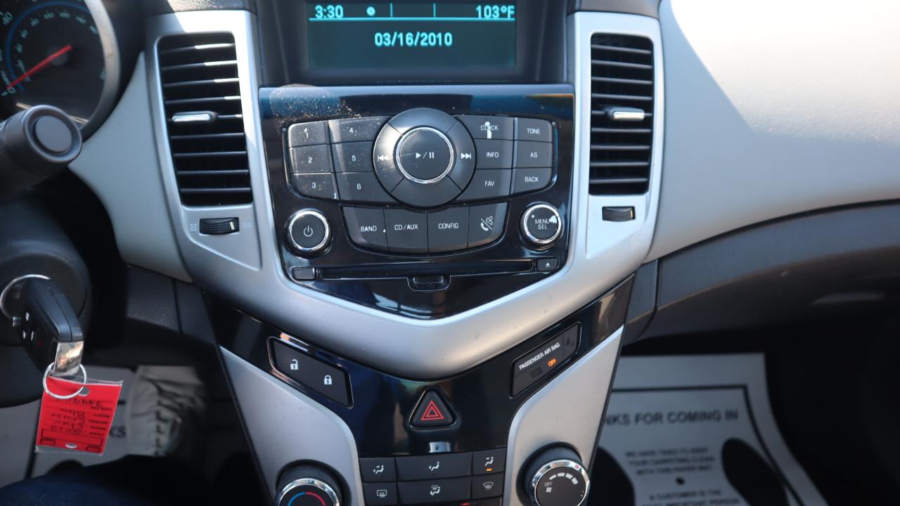 Chevrolet Cruze 4dr Sdn LS 2012