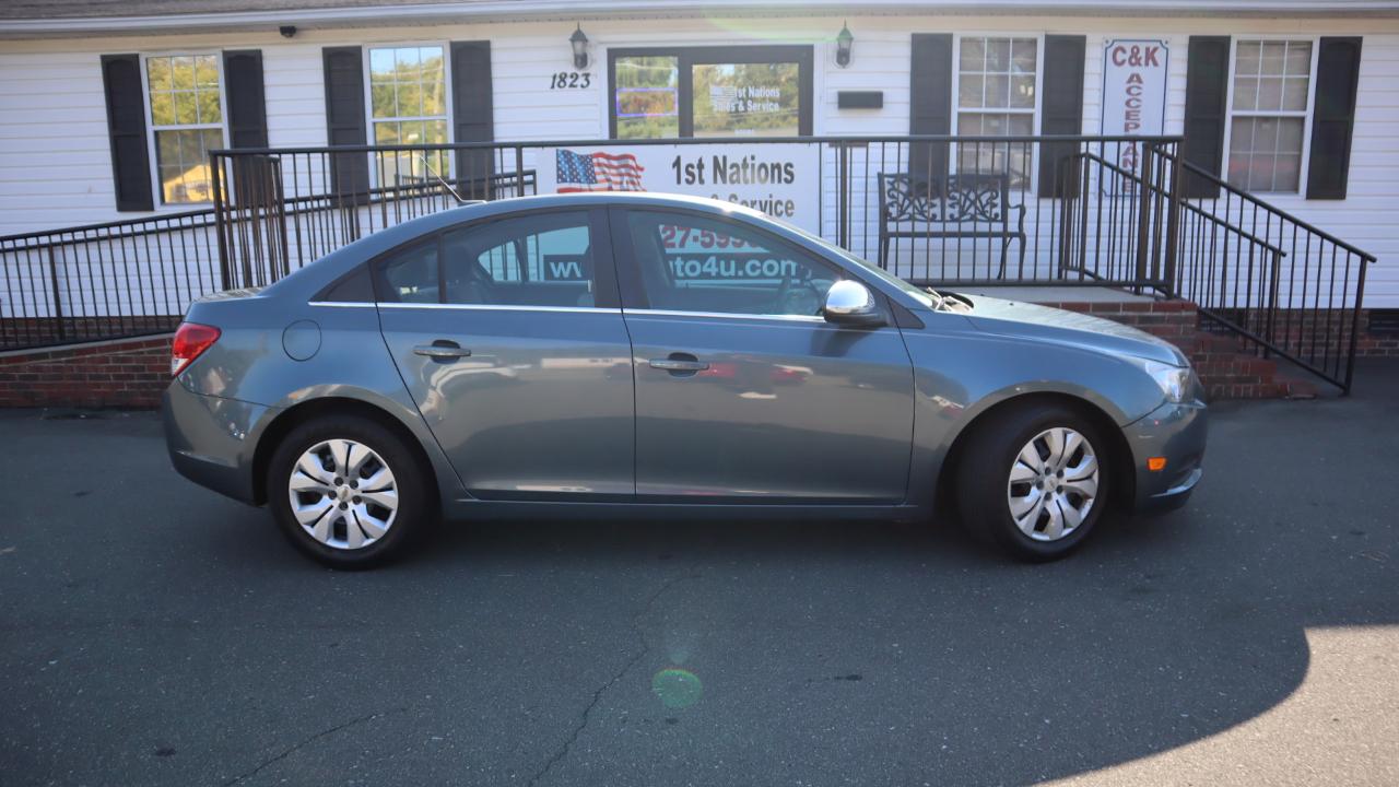 Chevrolet Cruze 4dr Sdn LS 2012