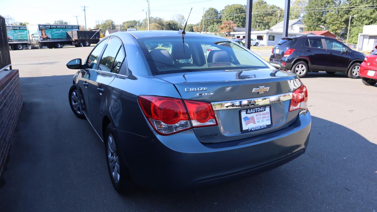 Chevrolet Cruze 4dr Sdn LS 2012