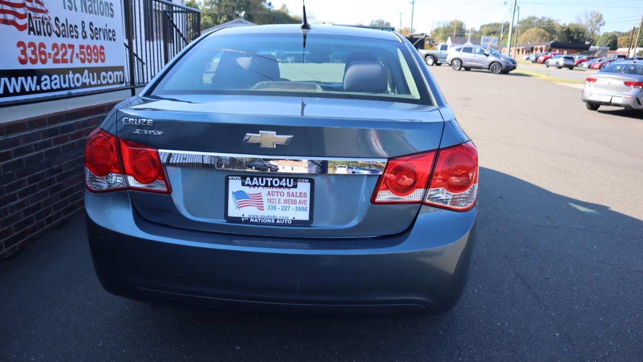 Chevrolet Cruze 4dr Sdn LS 2012