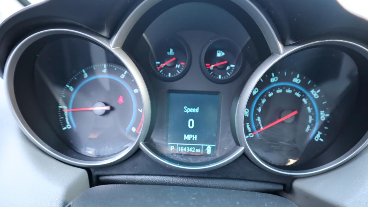 Chevrolet Cruze 4dr Sdn LS 2012