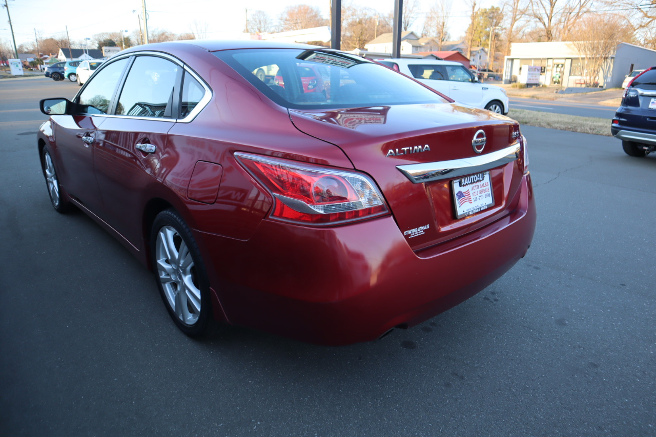 Nissan Altima 4dr Sdn V6 3.5 S 2013