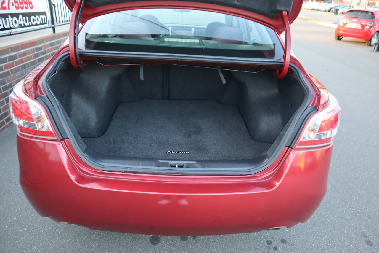 Nissan Altima 4dr Sdn V6 3.5 S 2013