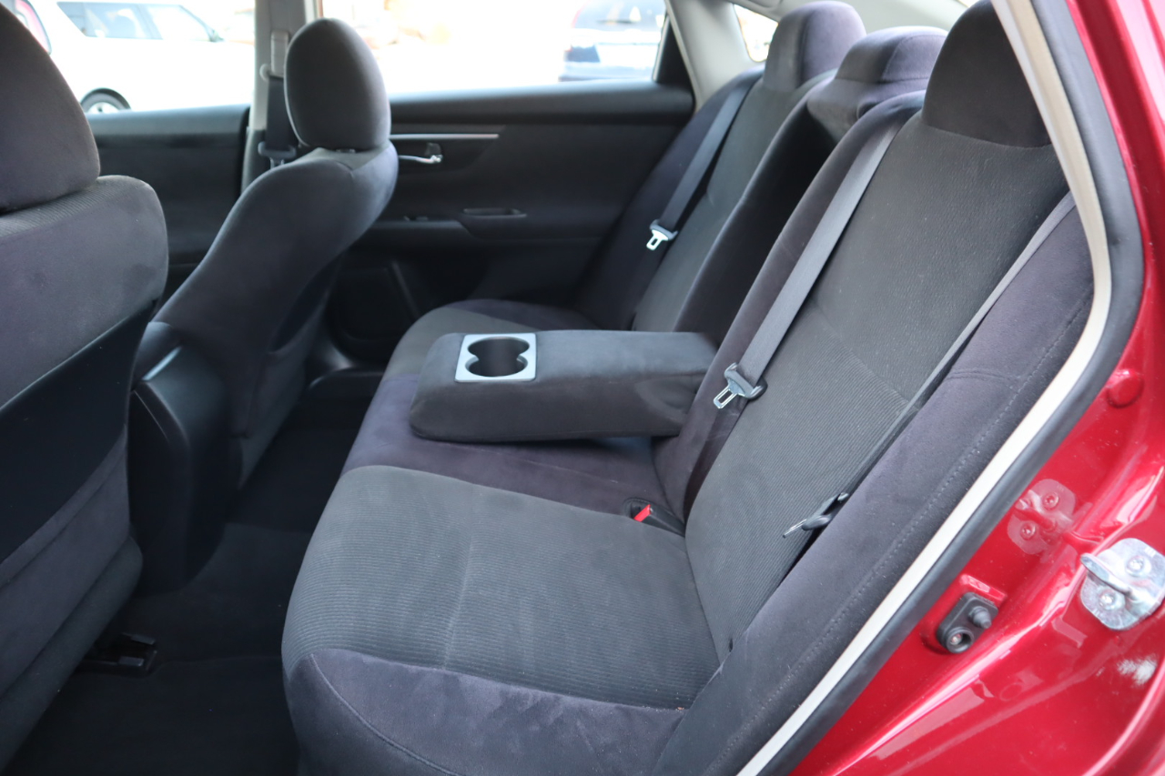 Nissan Altima 4dr Sdn V6 3.5 S 2013