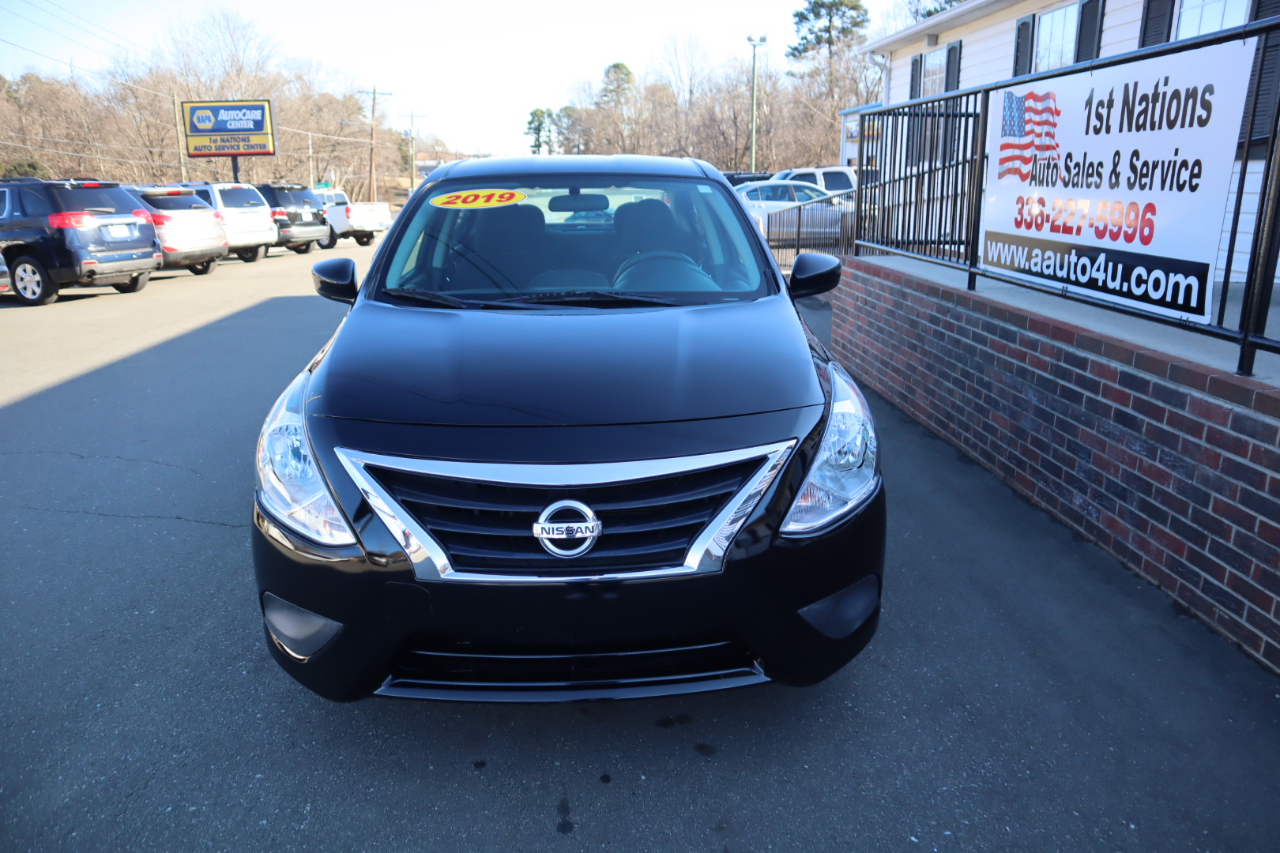 Nissan Versa Sedan SV CVT 2019